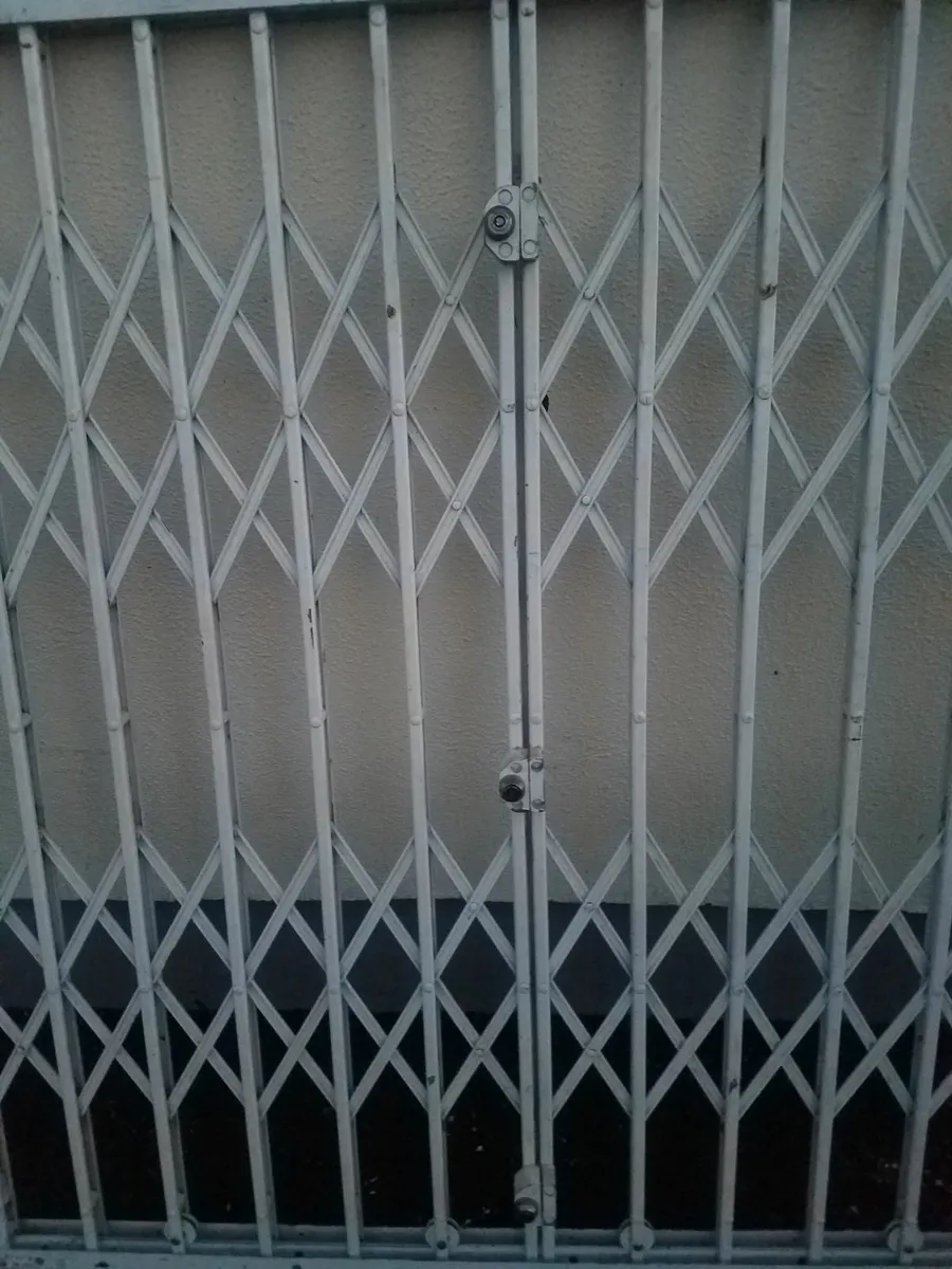 house home van security window grills 3 locks - Image 2