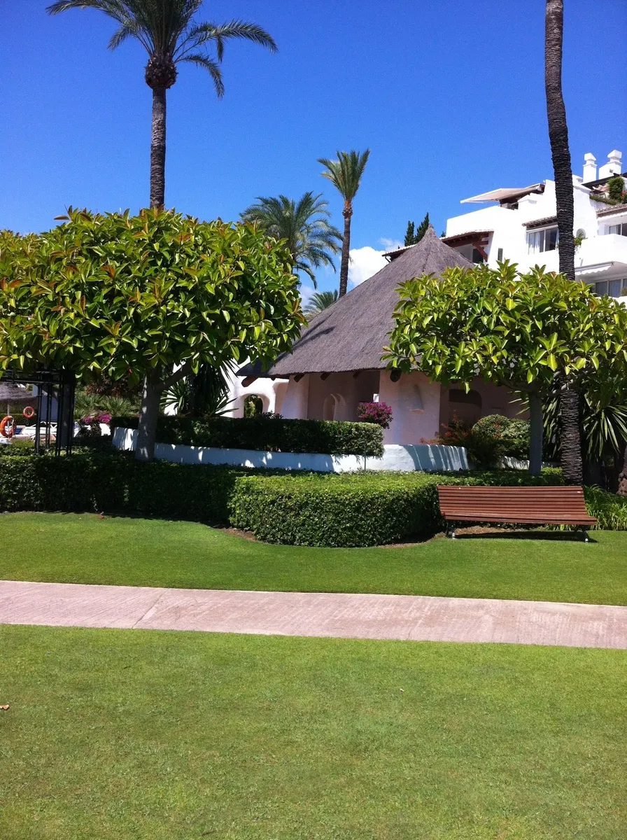 5 STAR BEACH RESORT, ESTEPONA, COSTA Del SOL SPAIN - Image 4