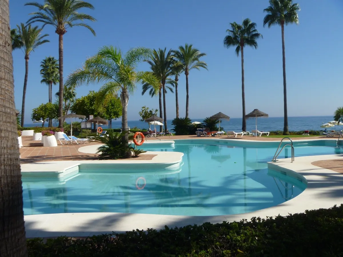 5 STAR BEACH RESORT, ESTEPONA, COSTA Del SOL SPAIN - Image 3
