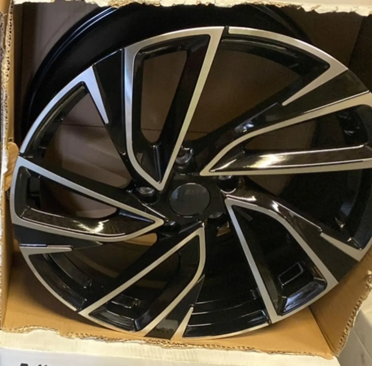 18” Adelaide alloys & tyres 5x112