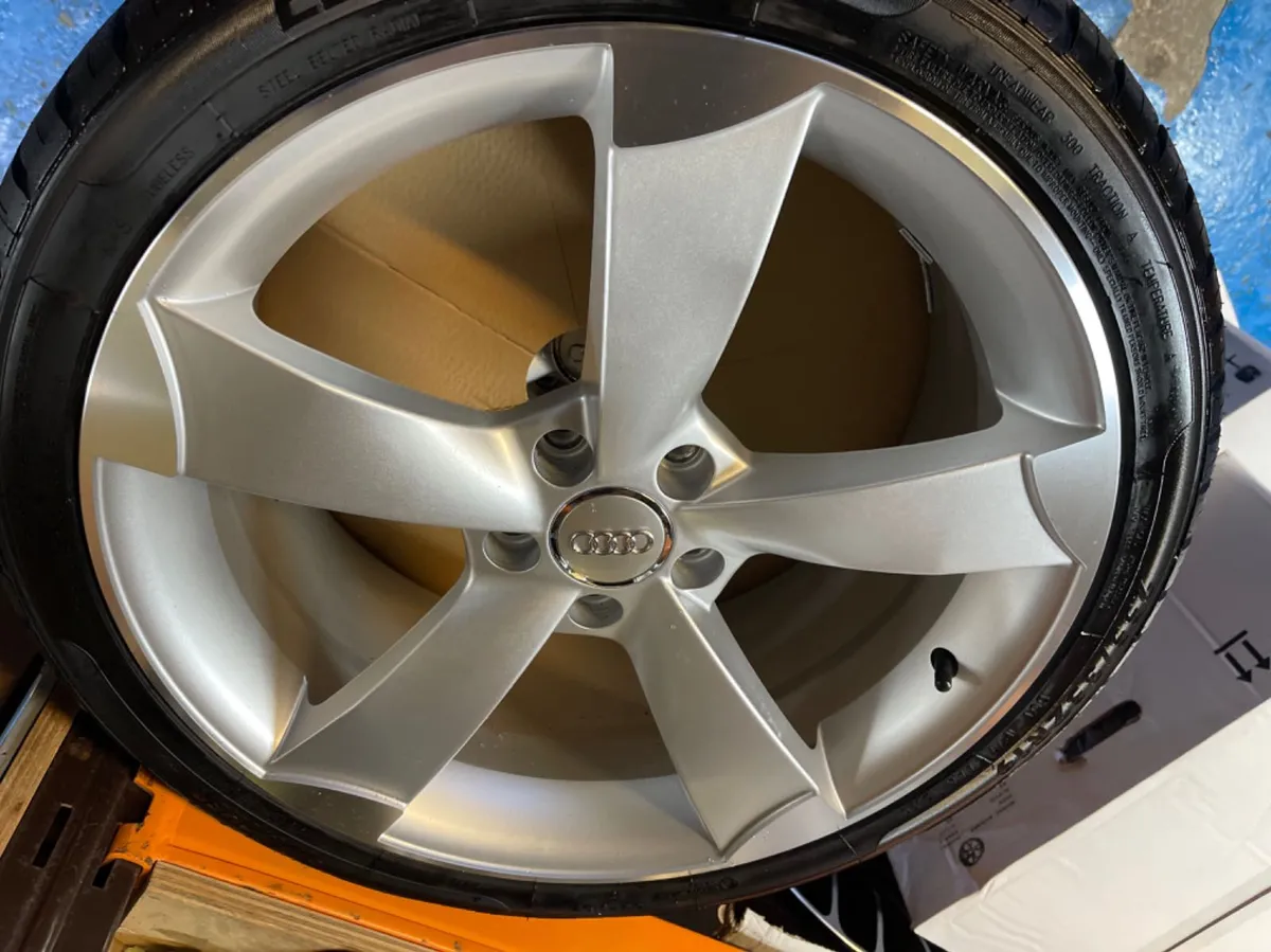 19” ttrs hyper silver 5x112