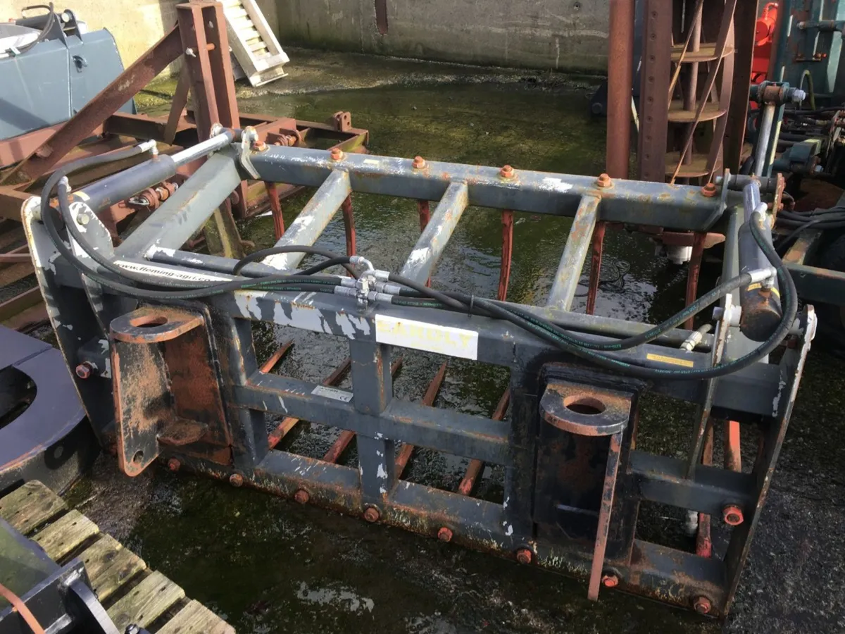 Shear Grabs - Image 3