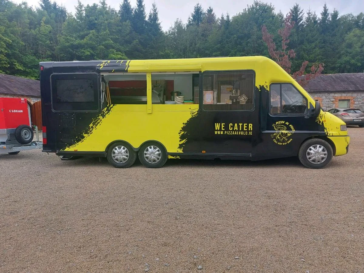 Pizza party and events catering van - Image 3