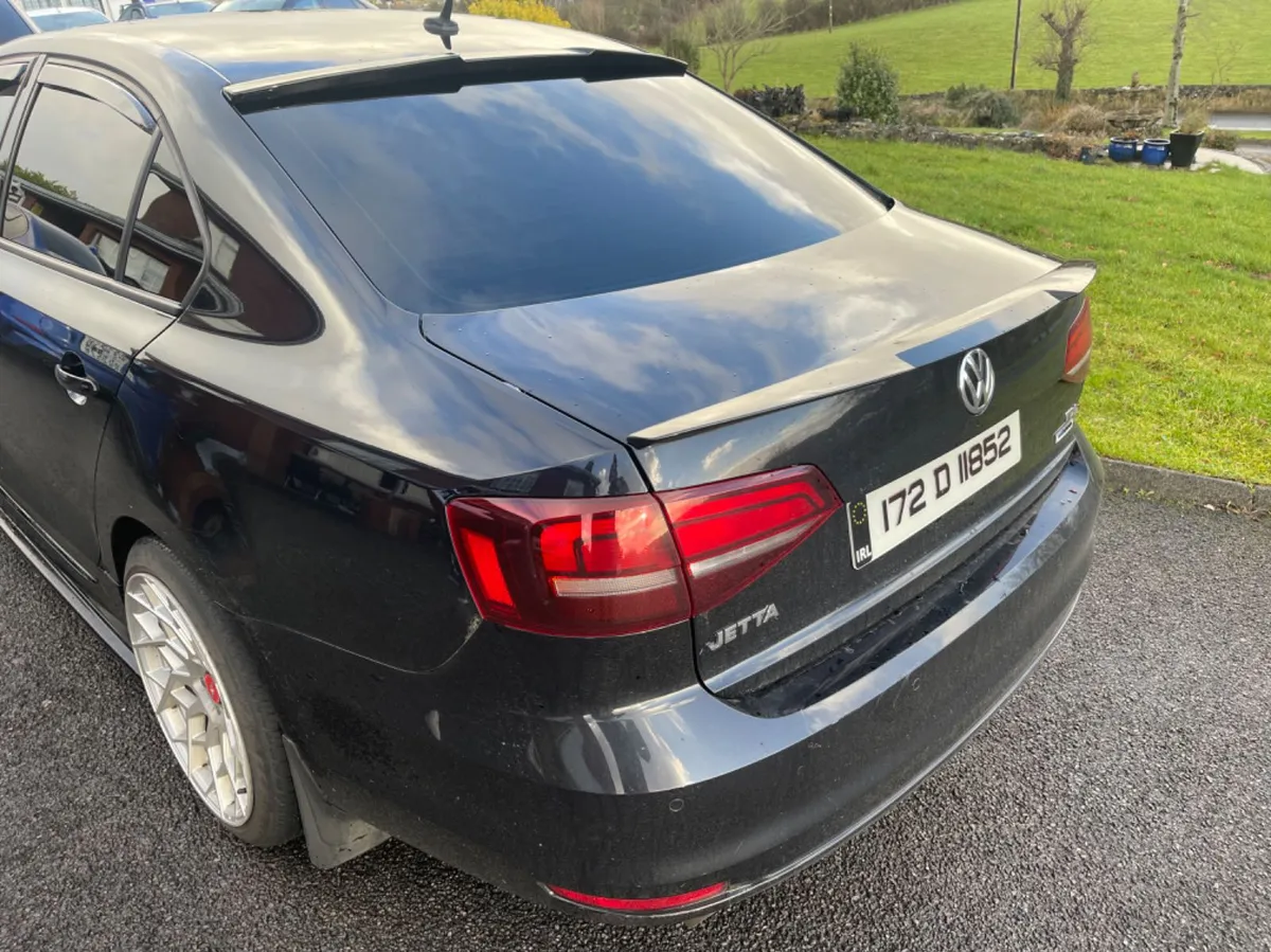 Vw jetta mk6 m4 style roof and boot spoiler - Image 1