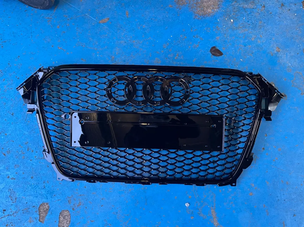 Upgrade to honeycomb grills Audi