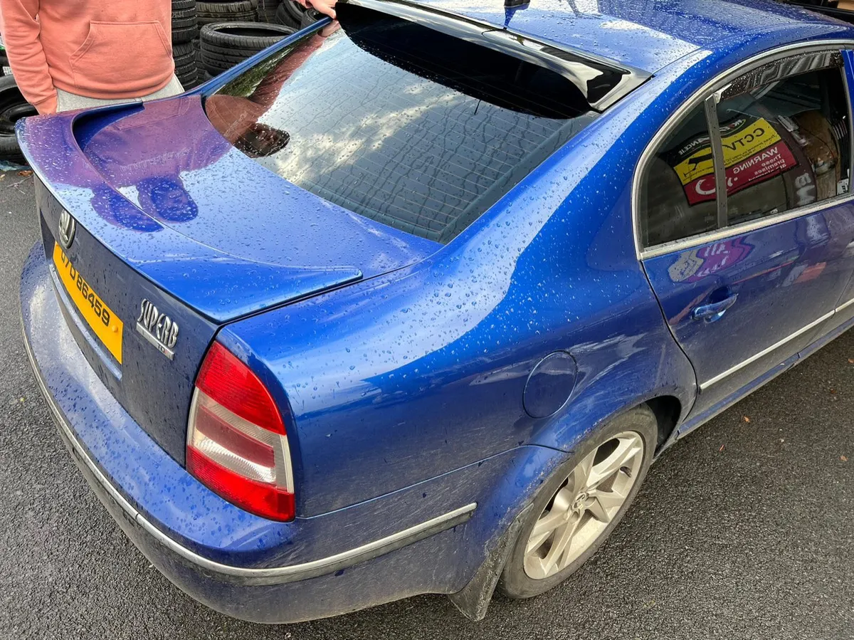 Vw Passat Skoda superb high flick roof spoiler - Image 2