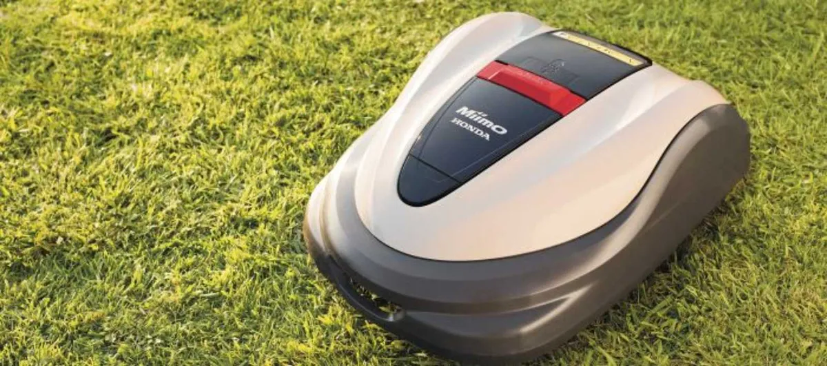Honda HRM3000 Robotic Mower & Installation Kit - Image 2