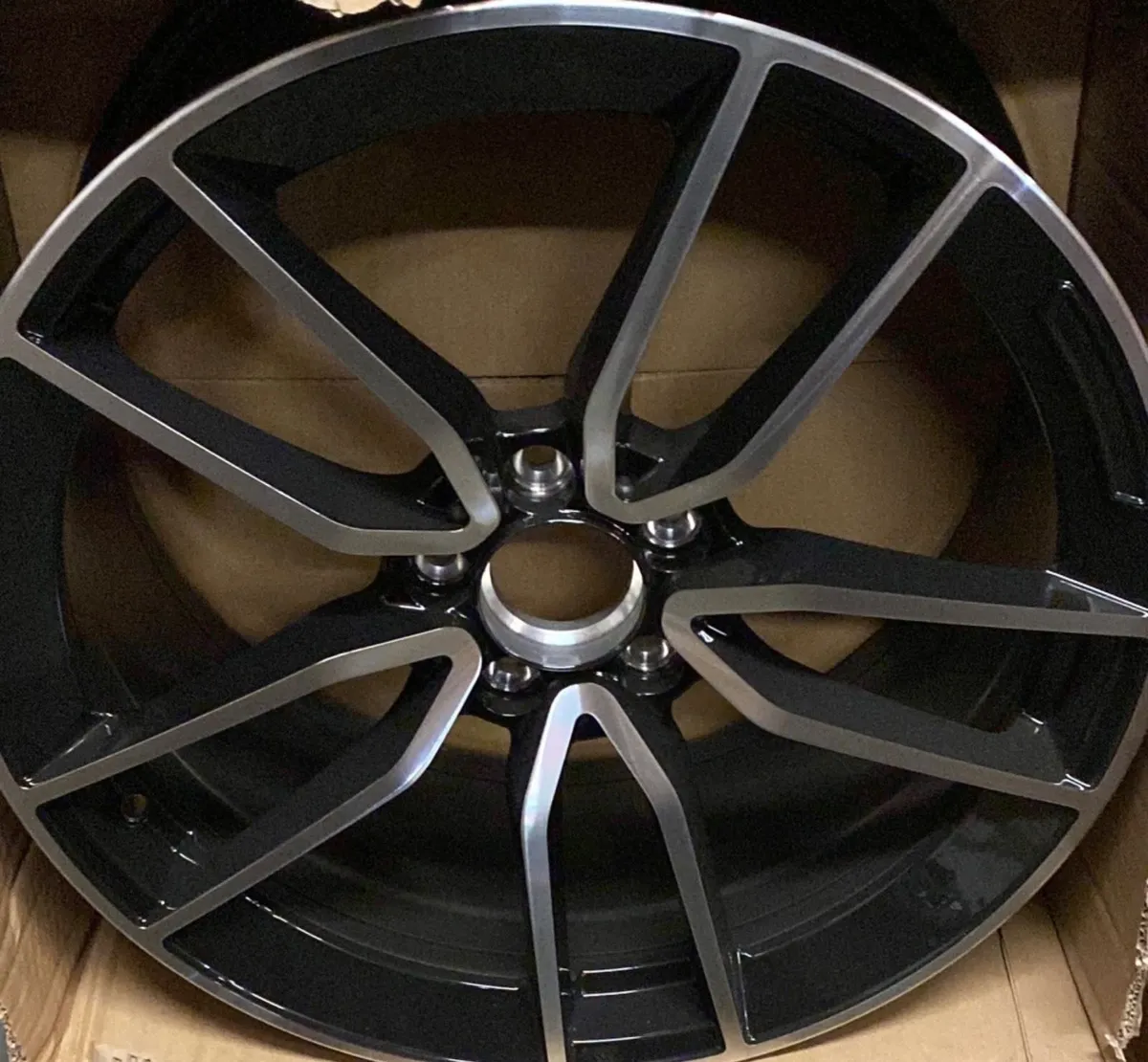 19” Mercedes’ alloys & tyres 5x112