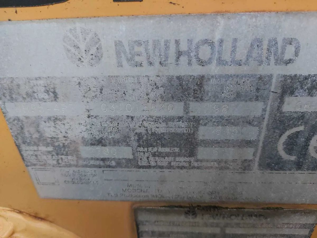 New Holland / Ford digger loader - Image 3