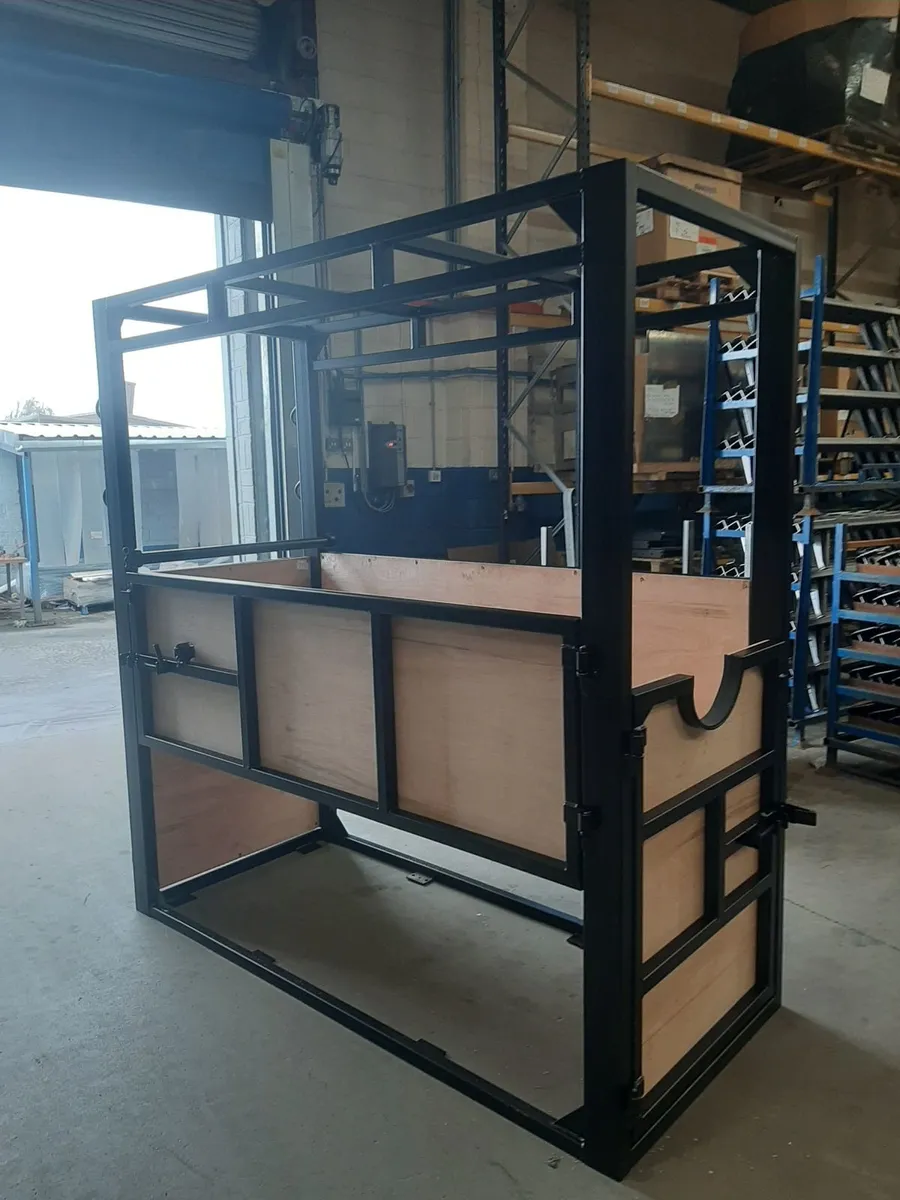 Horse stocks - Image 2