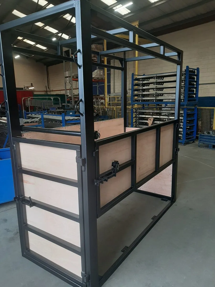 Horse stocks - Image 3