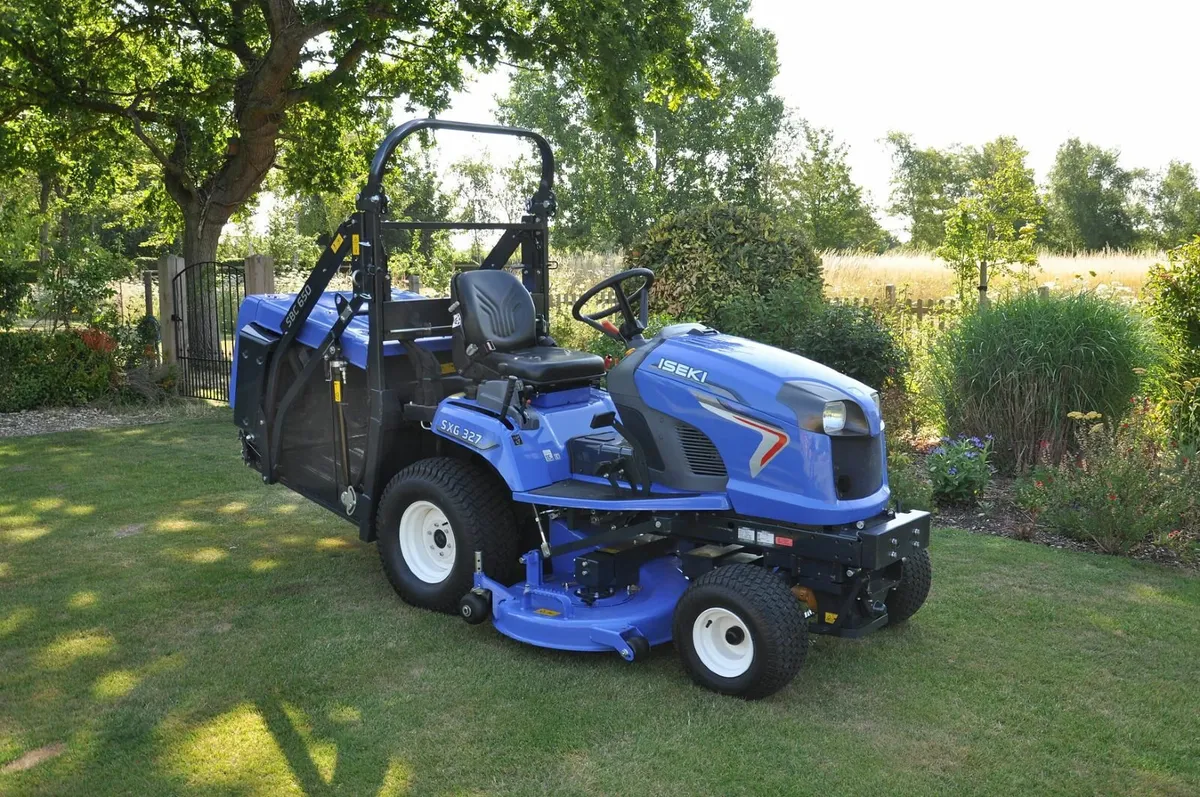 Iseki SXG324 Commercial mower - Image 1