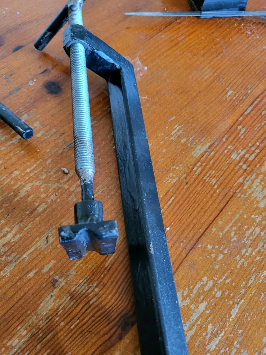 Hurley repair clamps and glue - Image 2