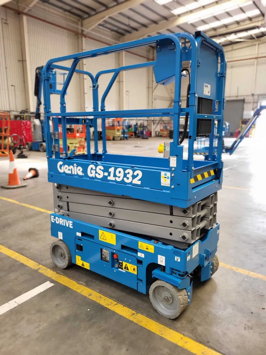 Genie GS1932 Scissor Lift - NEW - 6 m - Image 4