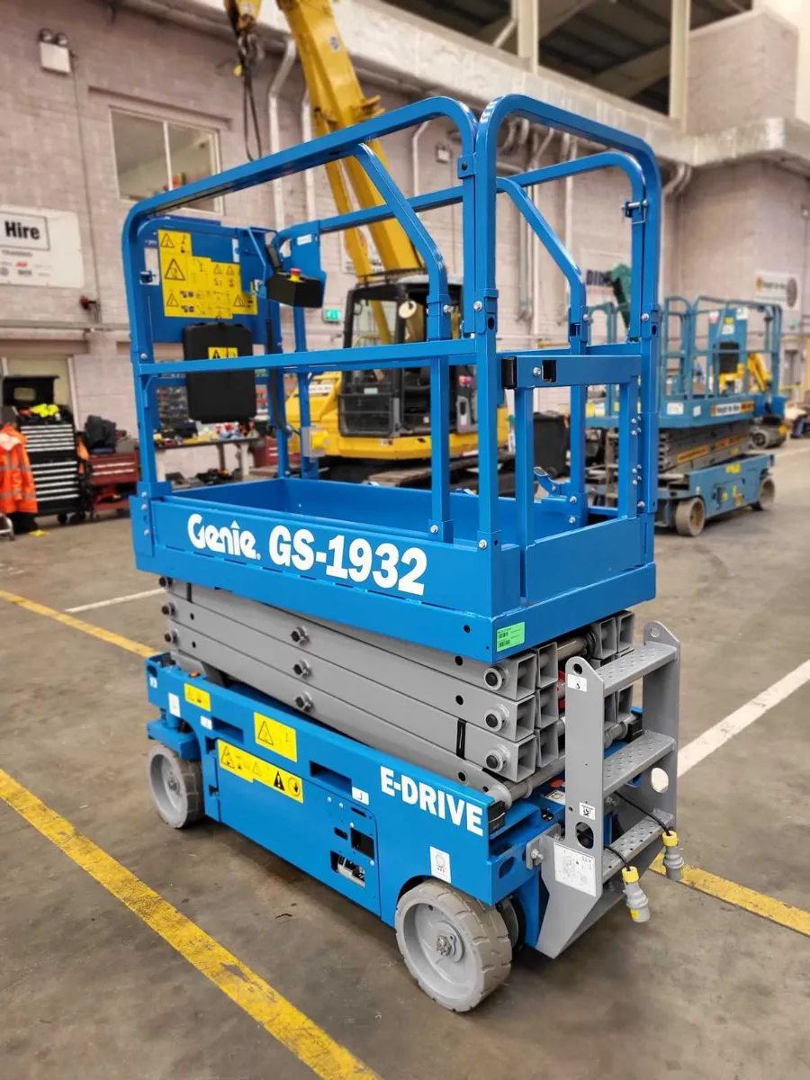 Genie GS1932 Scissor Lift - NEW - 6 m - Image 1