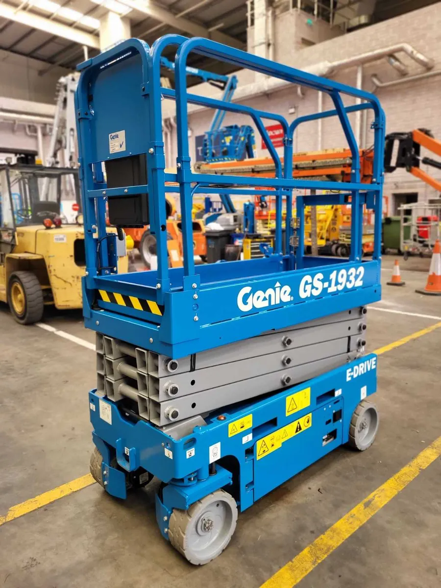 Genie GS1932 Scissor Lift - NEW - 6 m - Image 2