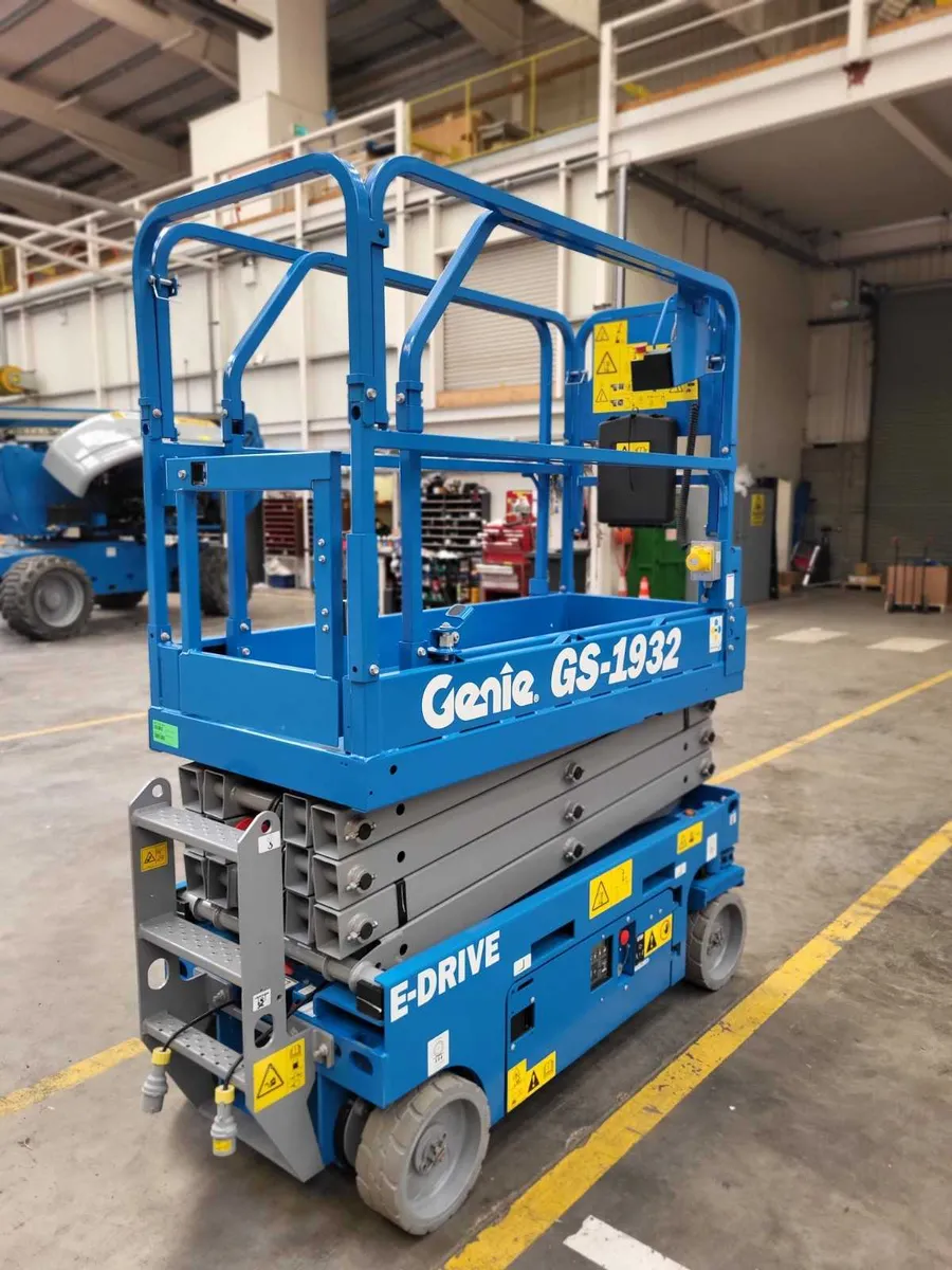 Genie GS1932 Scissor Lift - NEW - 6 m - Image 3