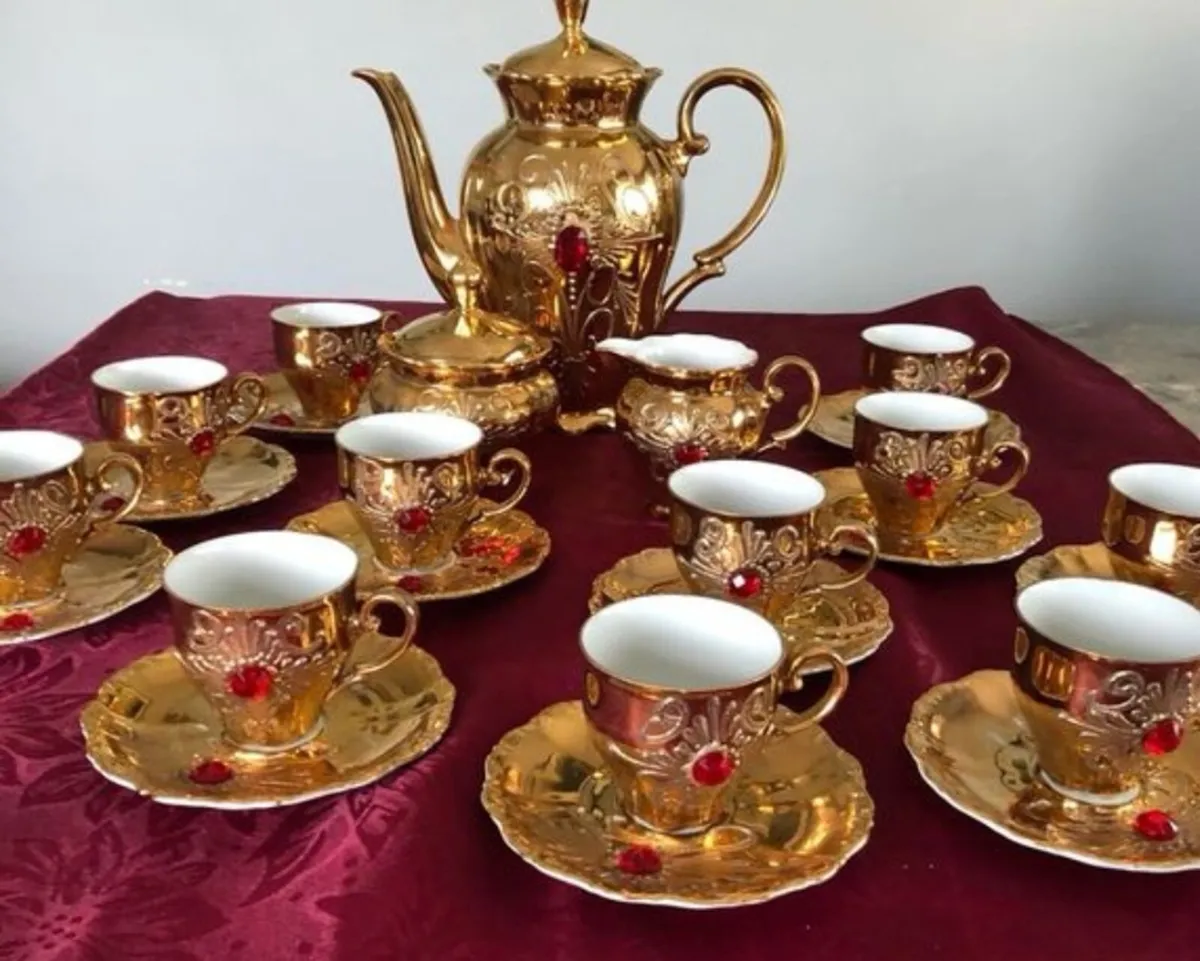 Exquisite antique Italian porcelain teaset - Image 3