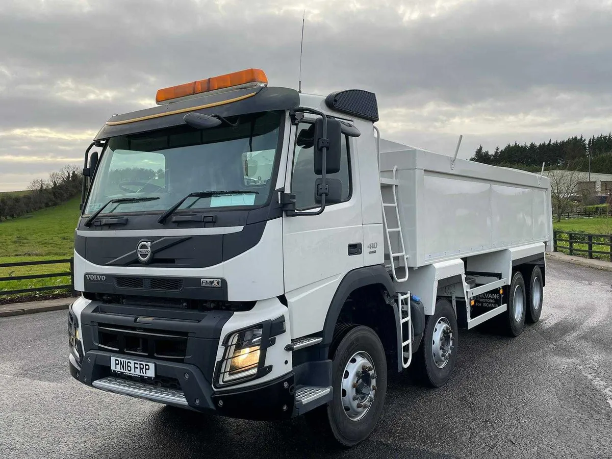 2016 Volvo FMX, 8x4, 410HP Tipper. Ref No:2357 - Image 4