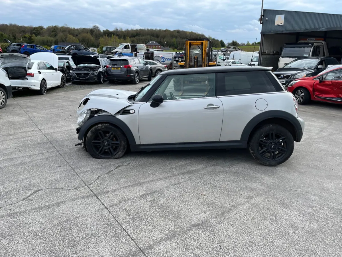 2015 Mini Cooper 1.6 D4D - Image 2