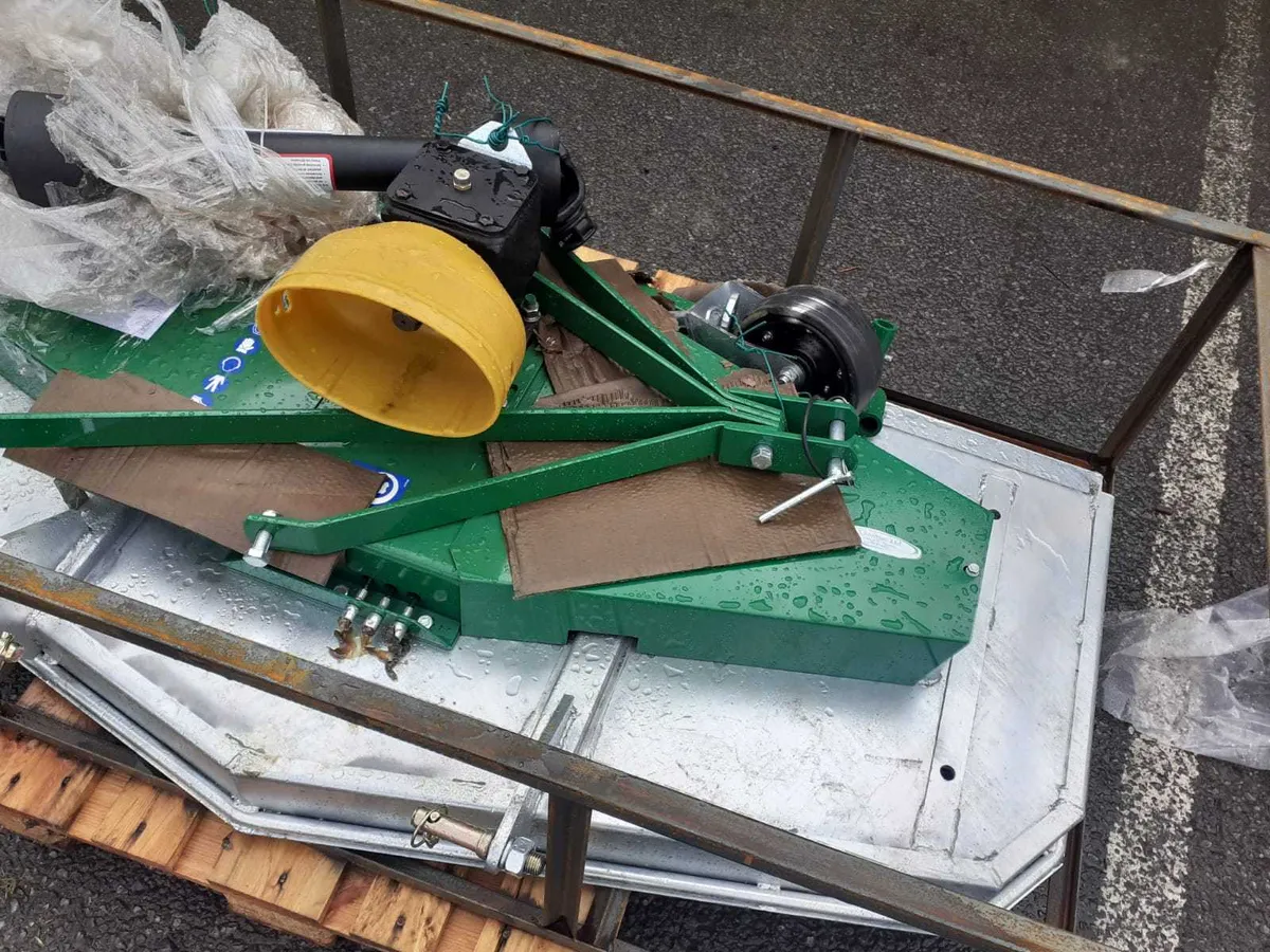 (€1400+Vat=€1700) Clontrac Finishing Mowers - Image 2
