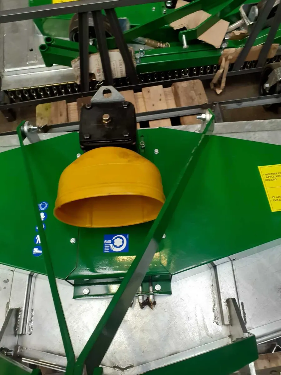 (€1400+Vat=€1700) Clontrac Finishing Mowers - Image 3