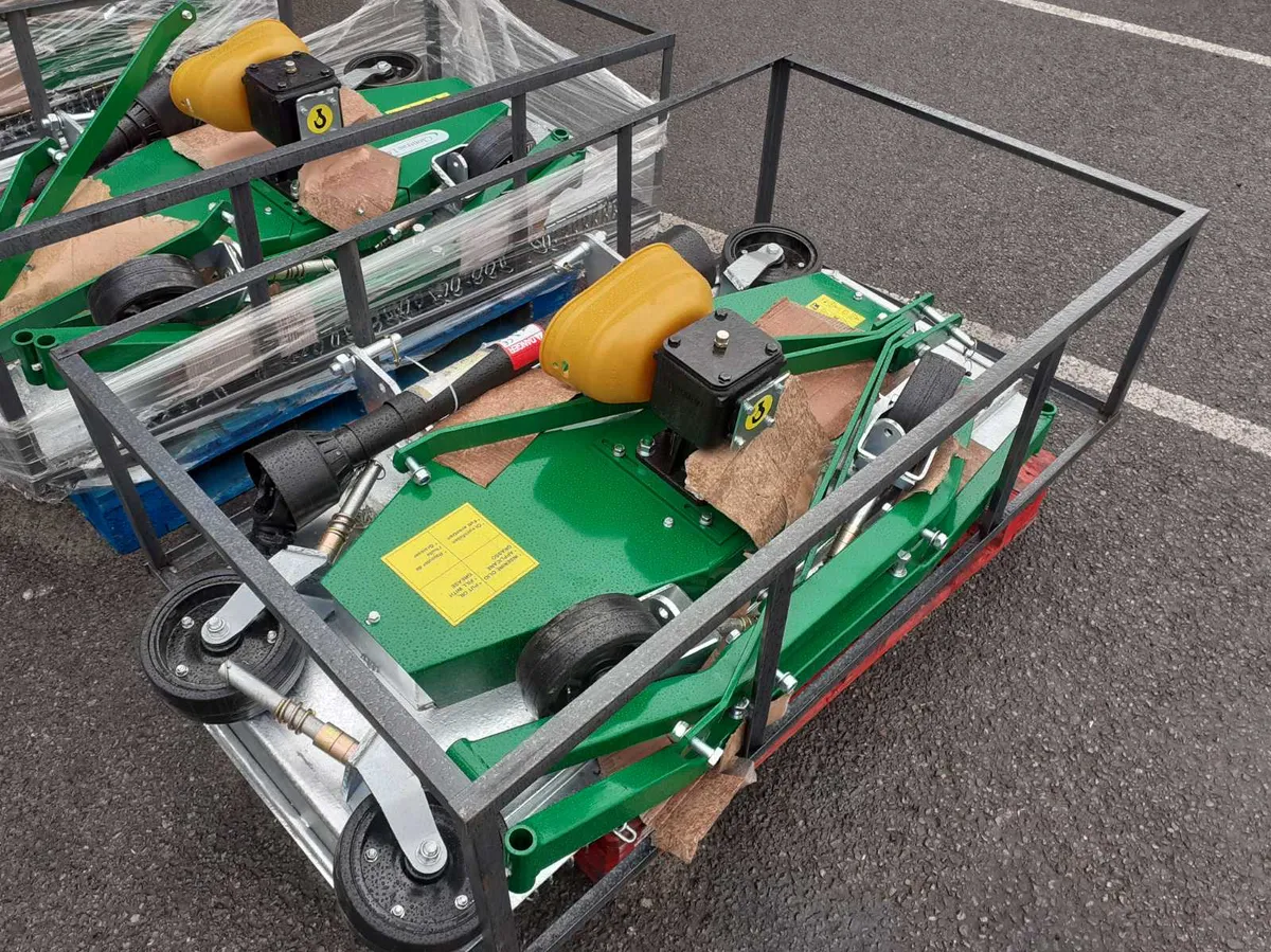 (€1550+vat=€1900) 1.8m Clontrac Finishing Mower - Image 2