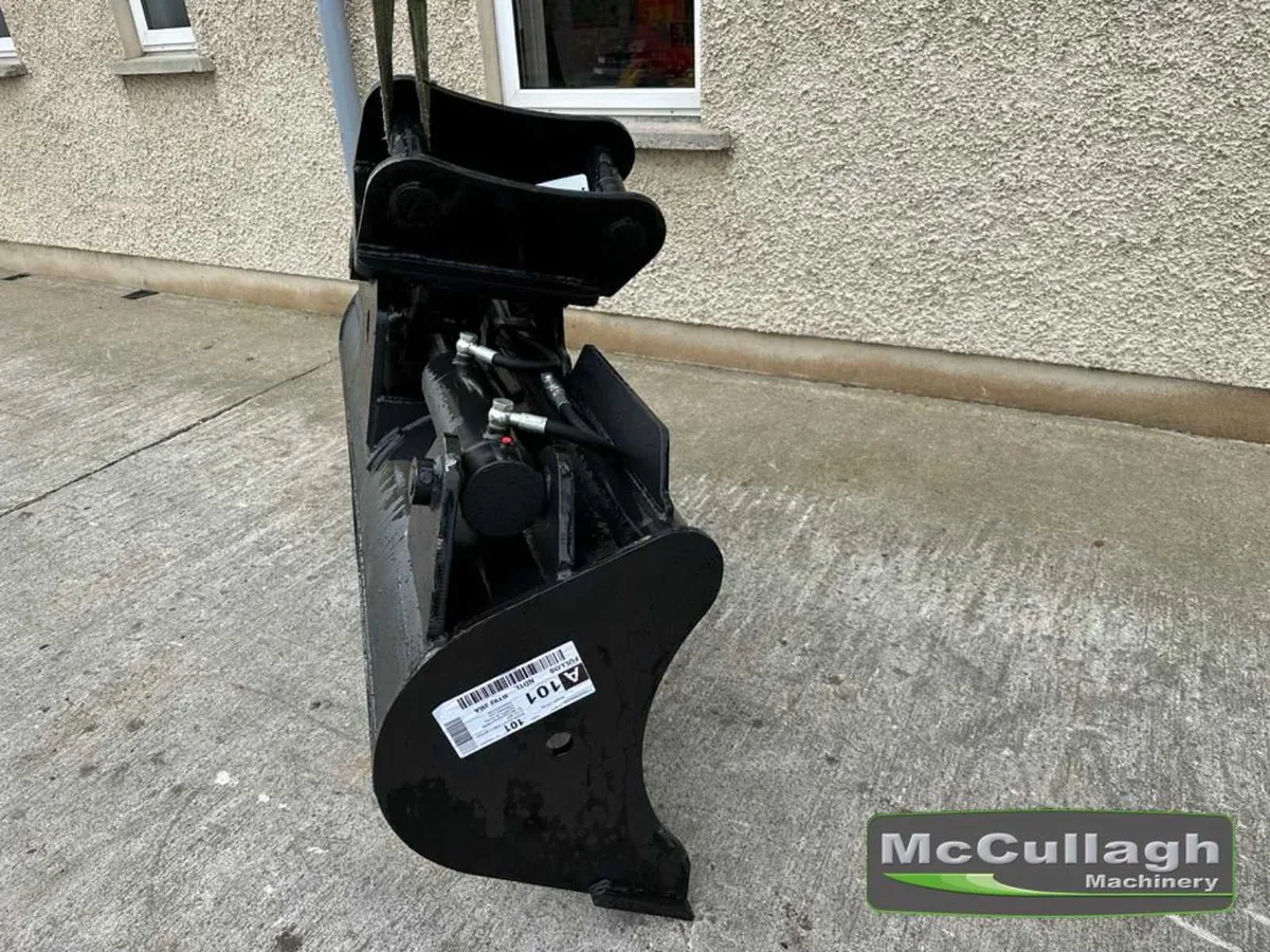 New 6ft Grading Tilt Bucket 10-14 Tonne Digger - Image 3