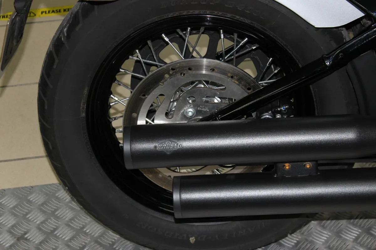 Harley Davidson FXBB Street Bob 1745cc 2021 - Image 4