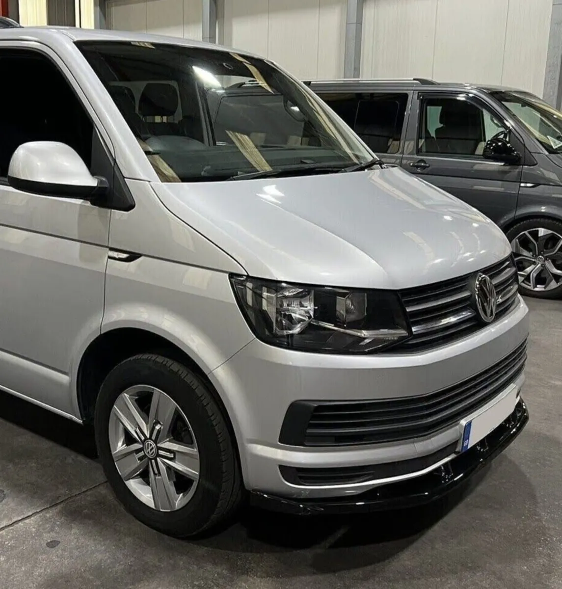 VW T6.1/T6/T5.1(New) Front Bumper Splitter Gls Blk - Image 4