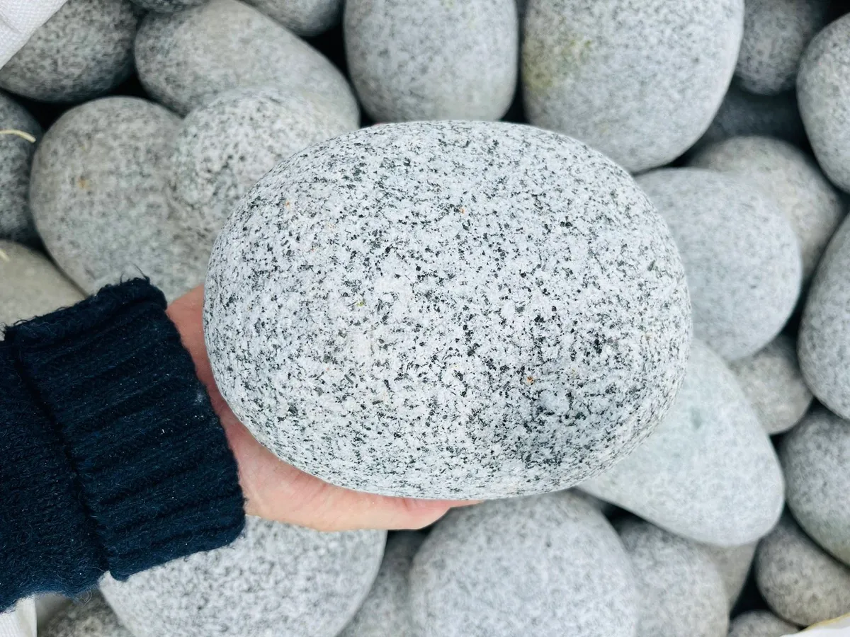 Plum slate Boulders & Rocks Pebbles Cobbles Chips - Image 1