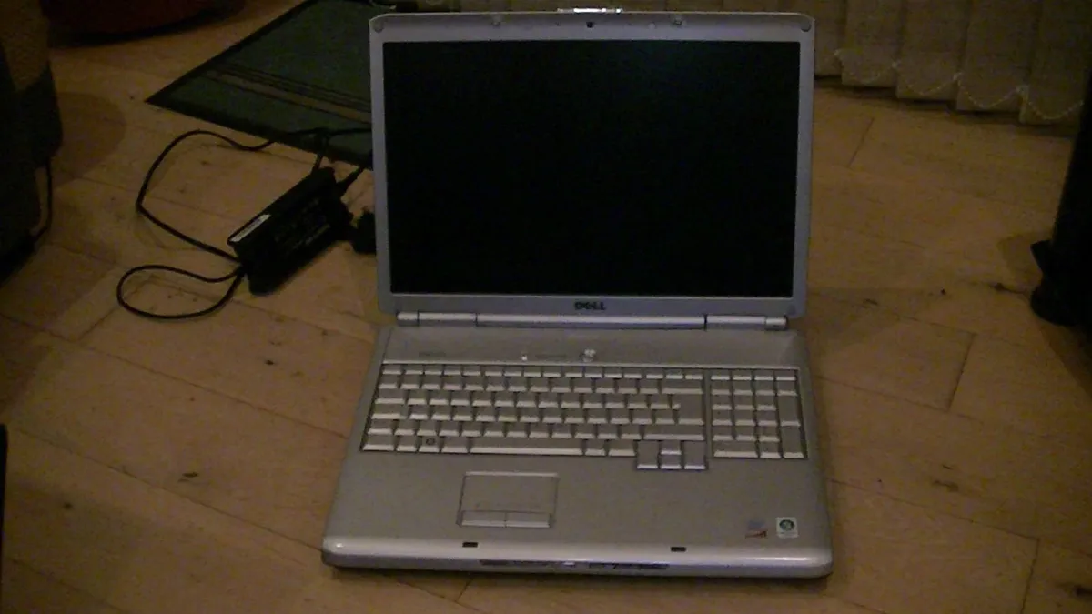 Dell Inspiron 1720 Laptop (Hurry Most Go) - Image 1