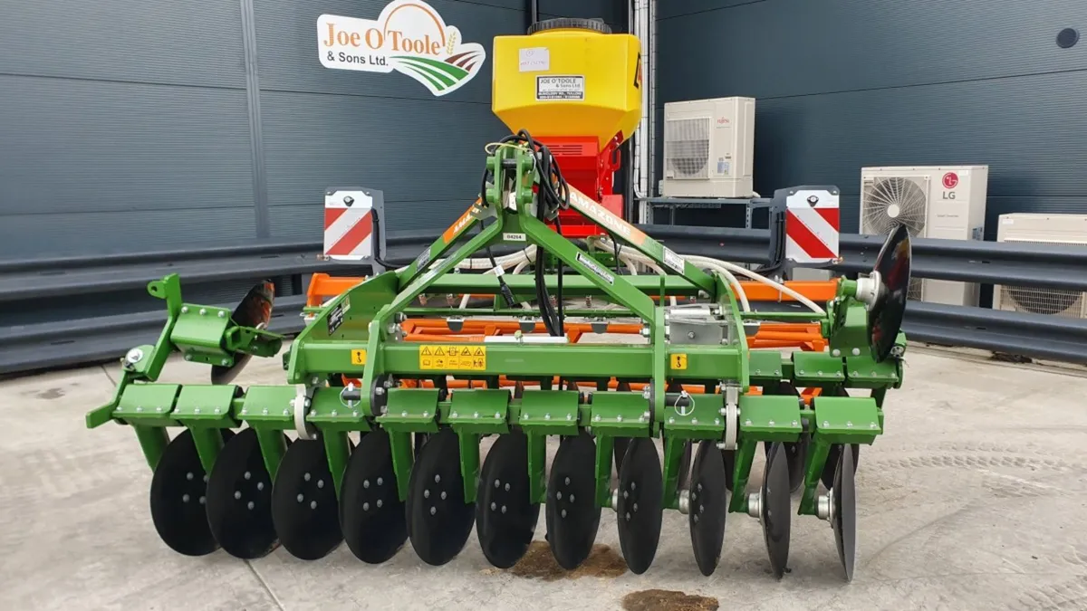 New amazone Catros with APV Seeder - Image 3