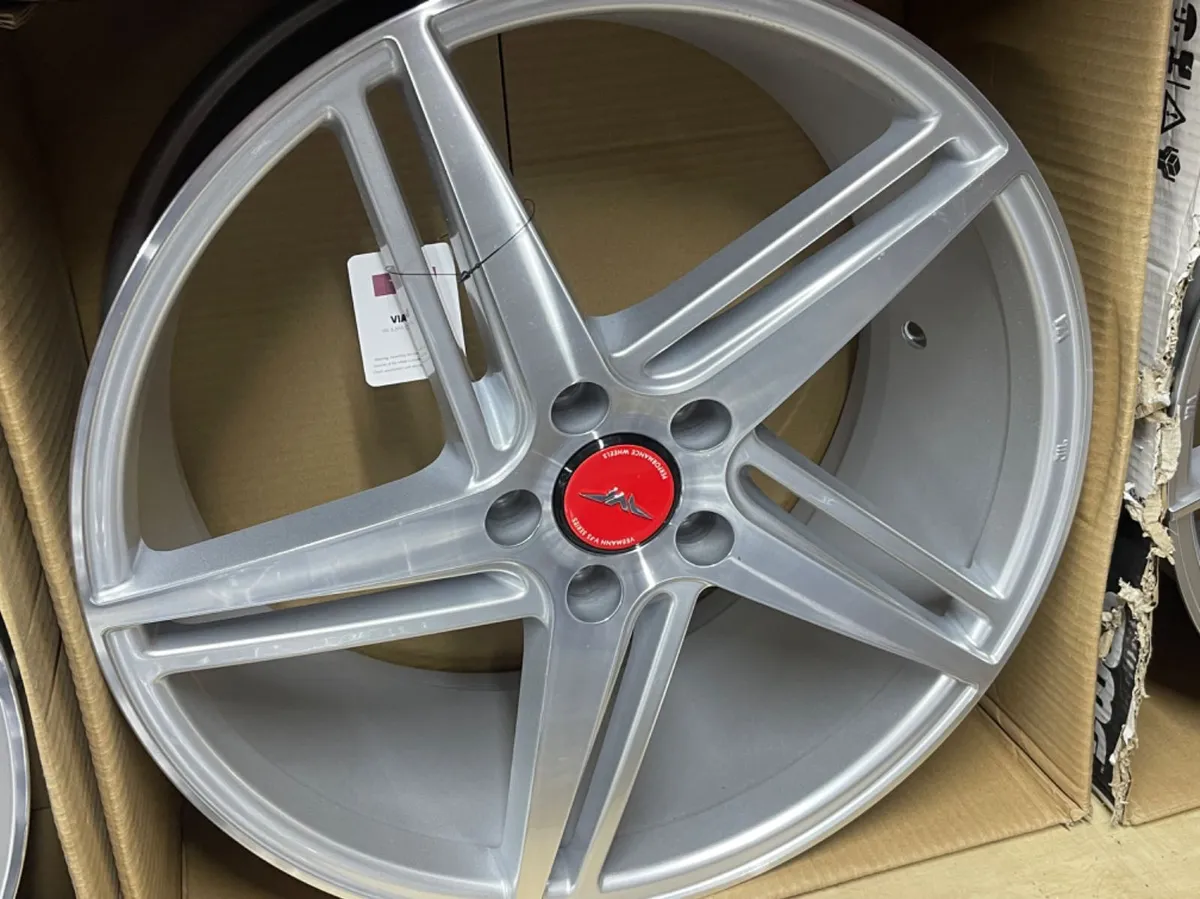18” veemann vfs31 8” alloys & tyres
