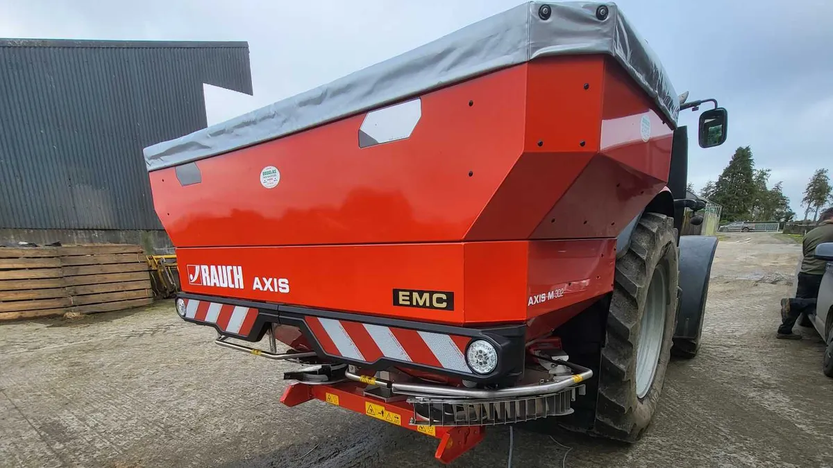 NEW Rauch AXIS And MDS Spreaders IN STOCK - Image 4