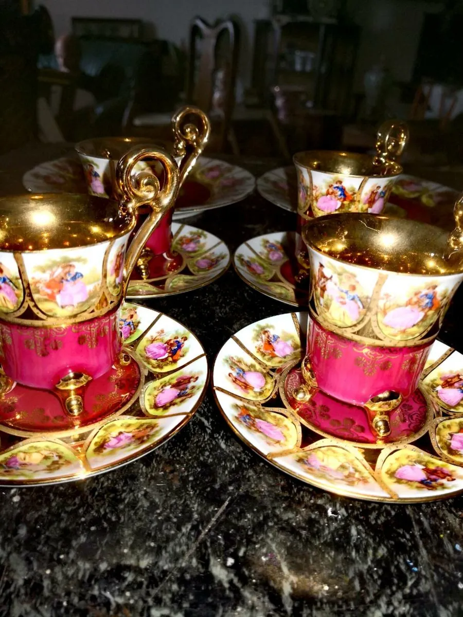 Exquisite Alt Wien set - Image 2