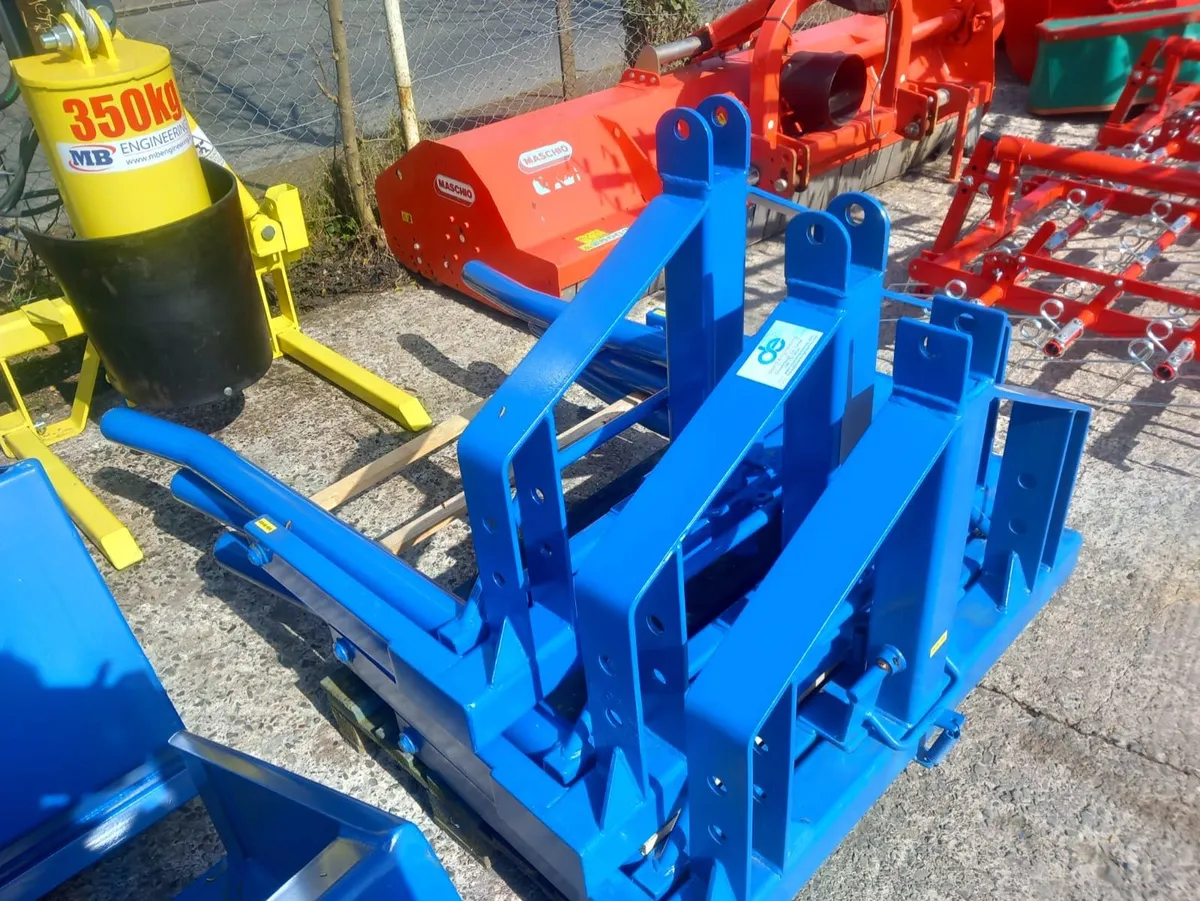 New Dowd single bale lifters - Image 2