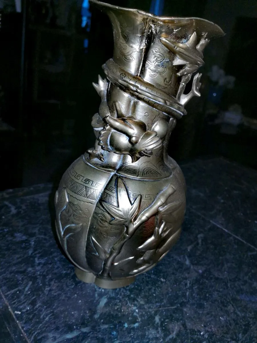 Antique Chinese heavy brass vase - Image 2