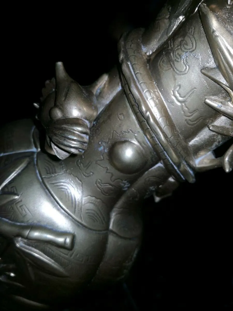 Antique Chinese heavy brass vase - Image 3
