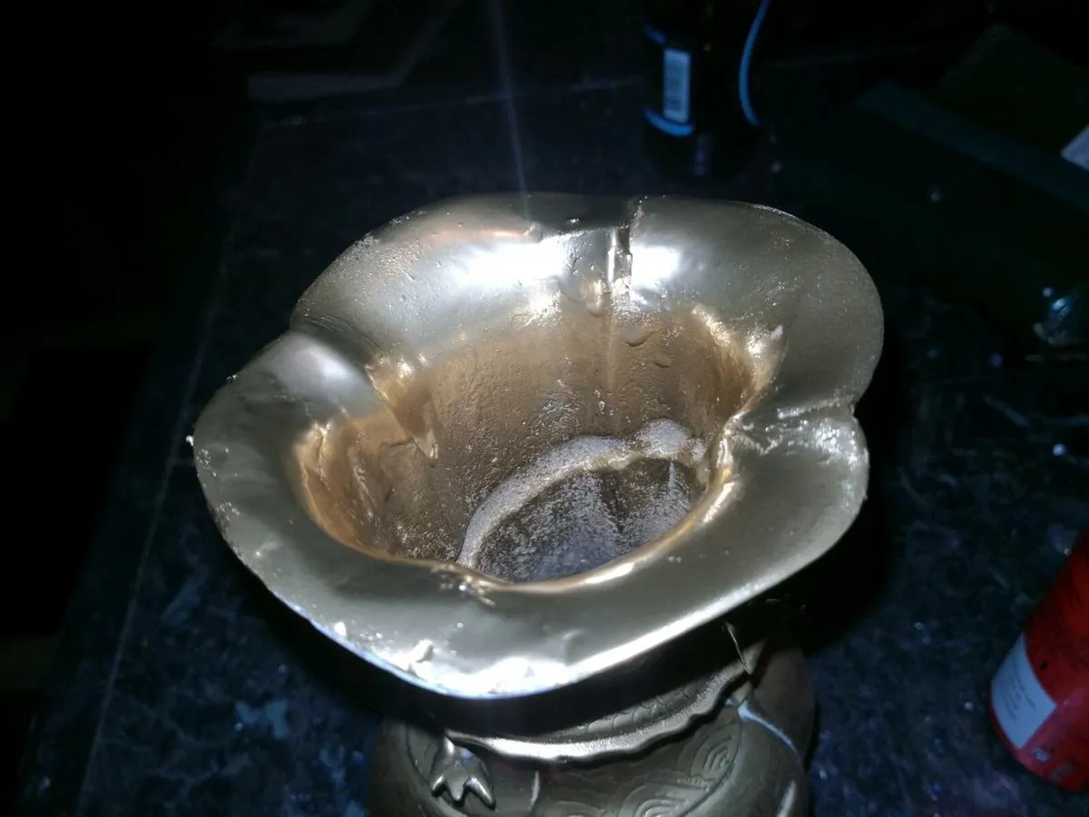 Antique Chinese heavy brass vase - Image 4