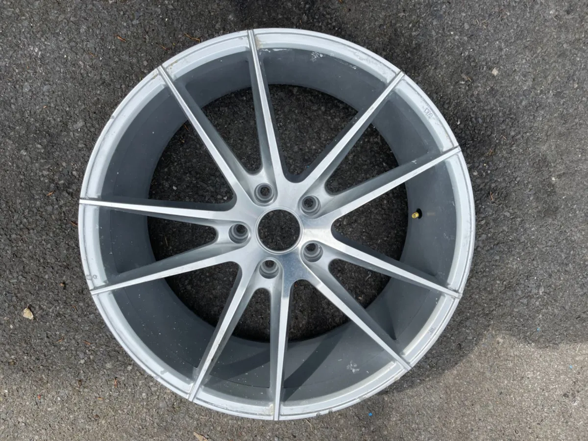 Used 20” veemann vfs25 5x120 8.5 single rim