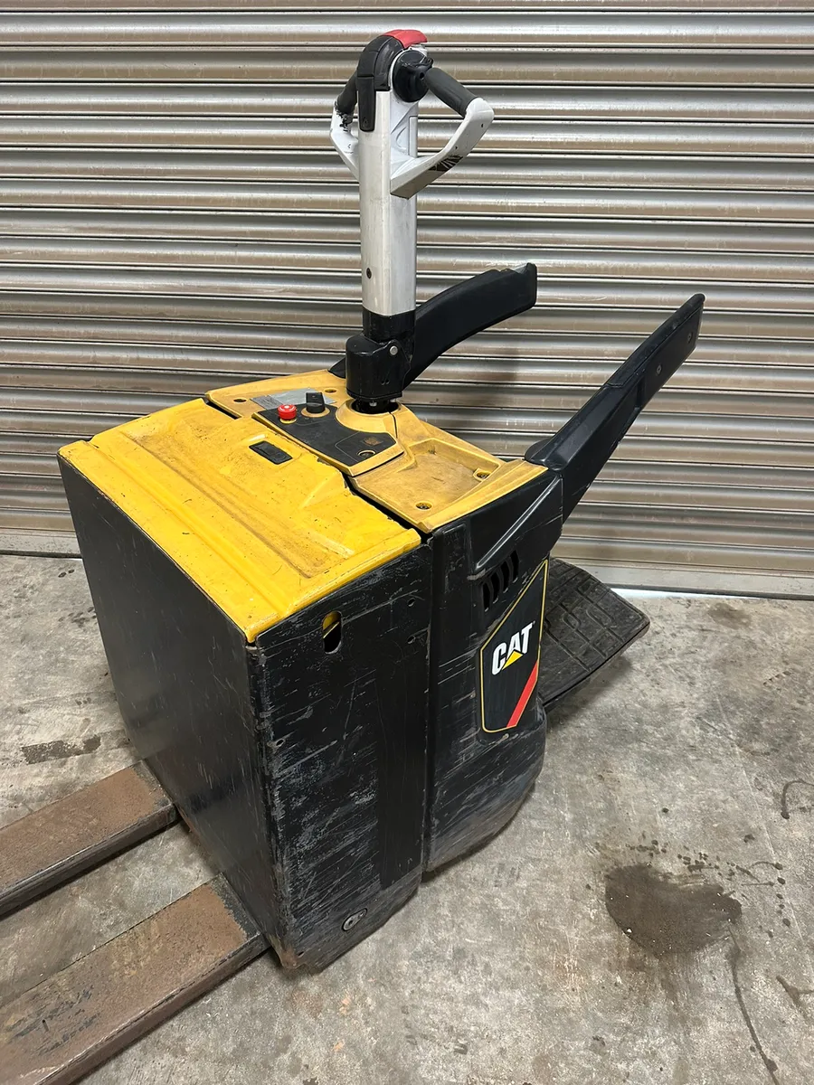 2015 Caterpillar Pallet Truck - Image 4