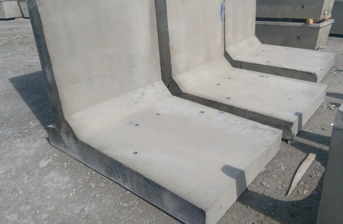 10 Ft High L ShapeBunker Silage Walls - Image 2