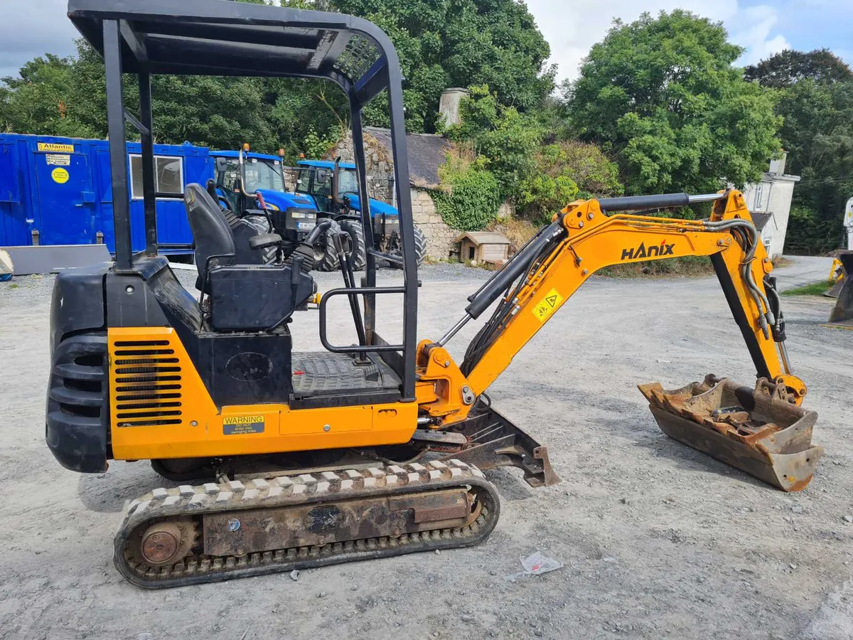 Hanix 1,6 tonne - Image 1