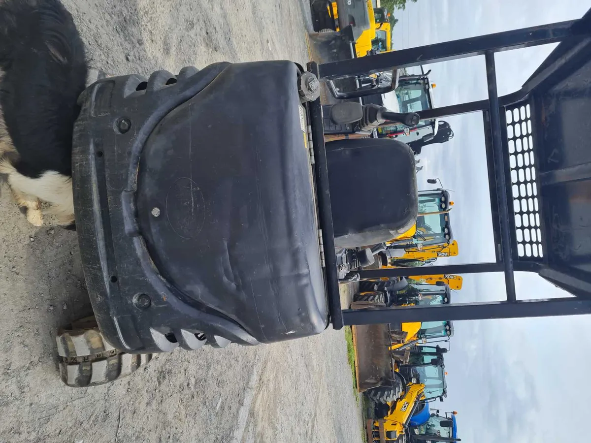 Hanix 1,6 tonne - Image 2