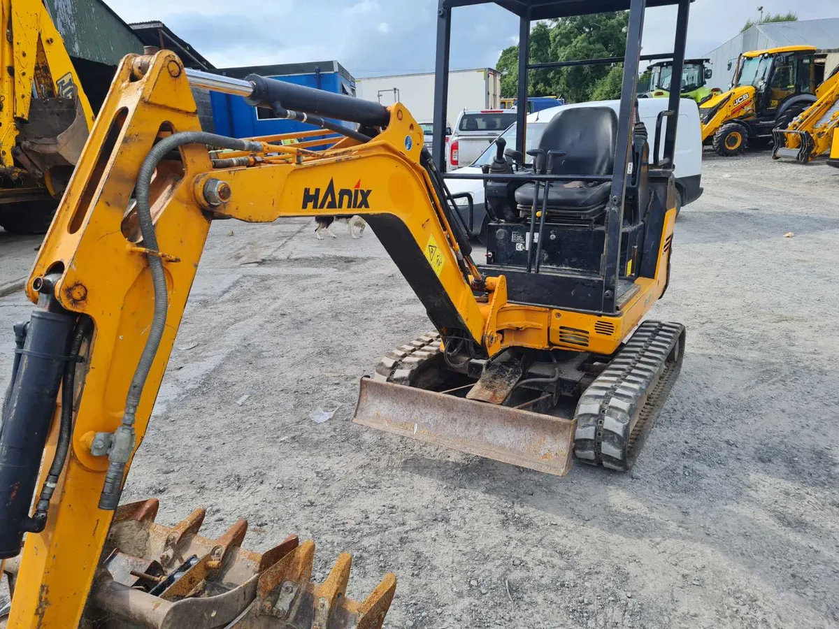 Hanix 1,6 tonne - Image 4