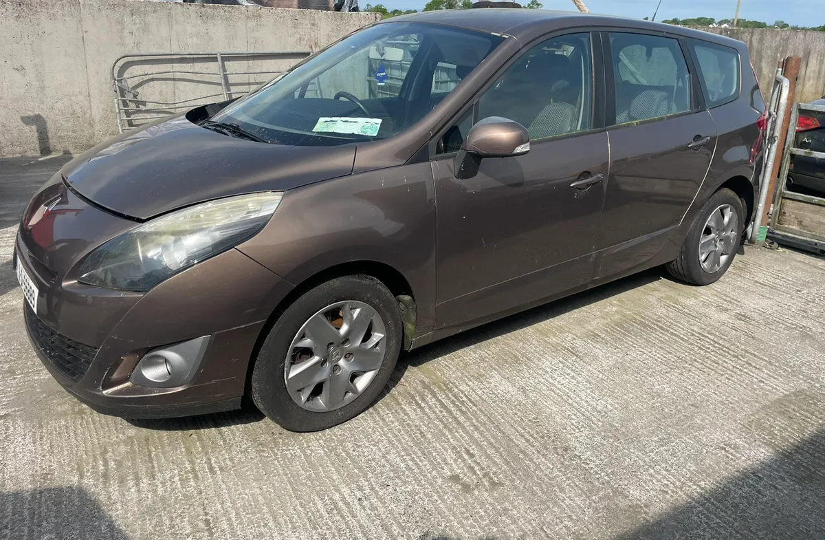 2011 Renault grand scenic 1.5 dci for dismantling