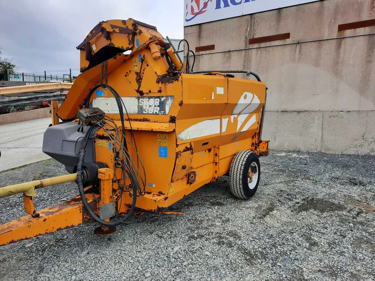 LUCAS CASTOR 30R - €6,500 - No VAT - Image 2