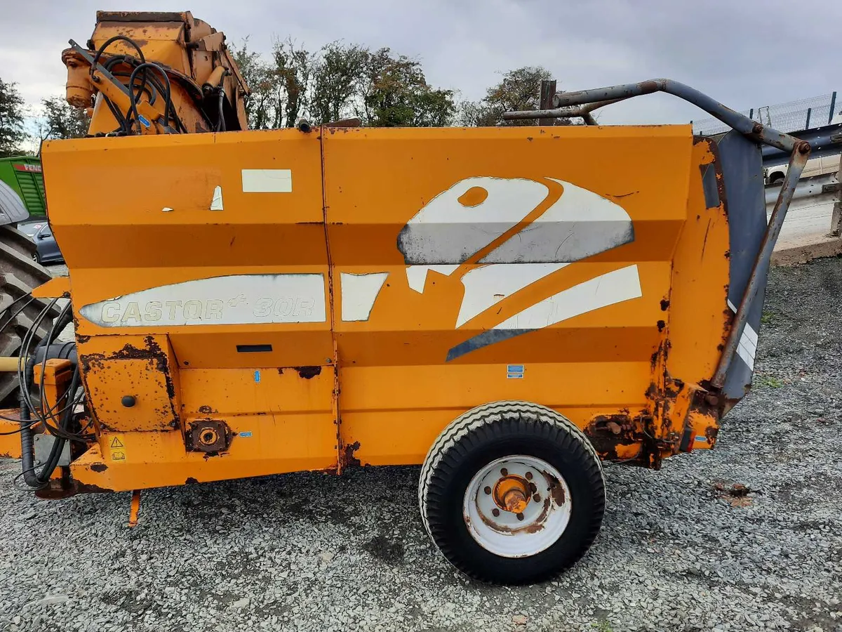 LUCAS CASTOR 30R - €6,500 - No VAT - Image 3