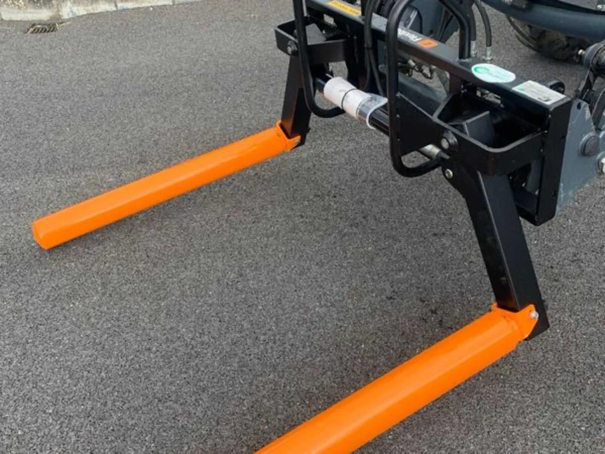 New Quicke Flexibal Bale Handler - Image 3